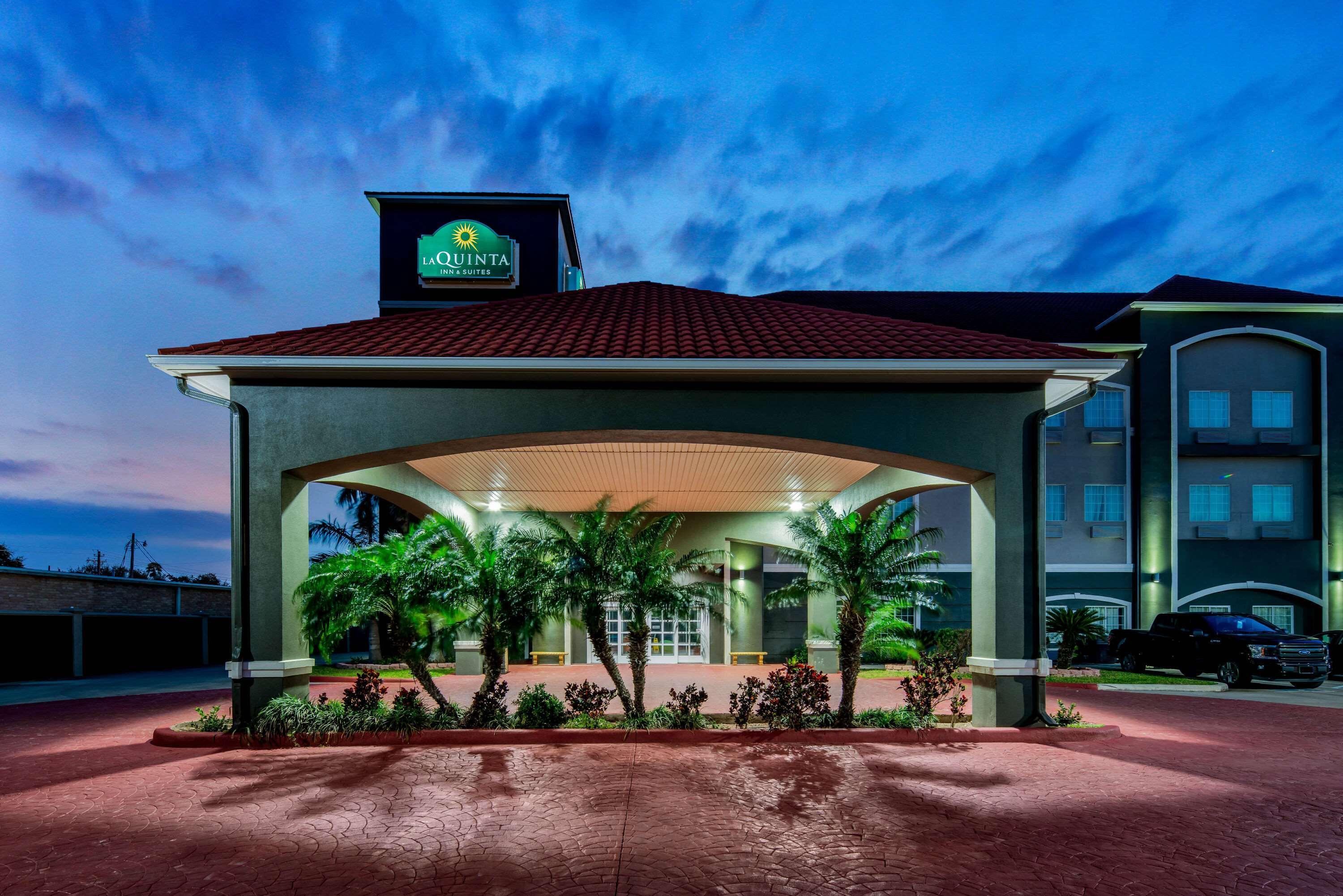 La Quinta By Wyndham Alamo-Mcallen East Hotel Exterior photo