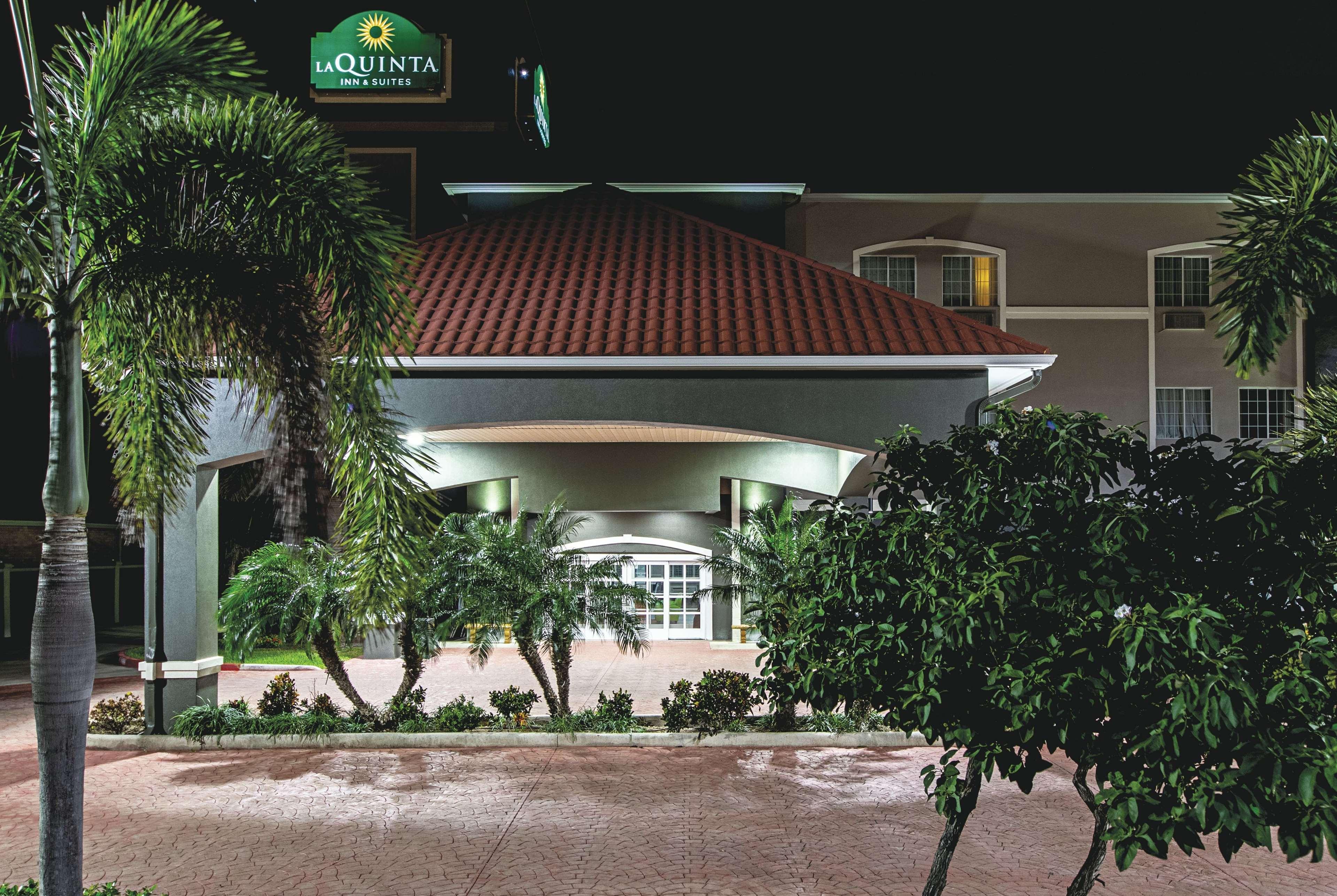 La Quinta By Wyndham Alamo-Mcallen East Hotel Exterior photo